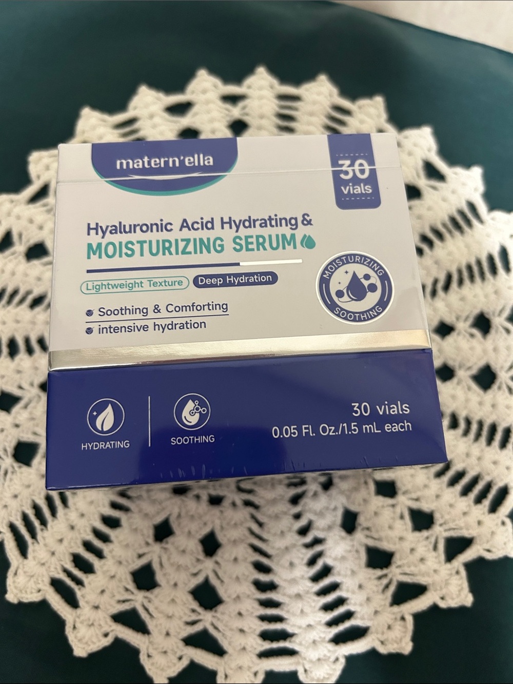 Hyaluronic Acid Hydrating & Moisturizing Serum - Blue/White